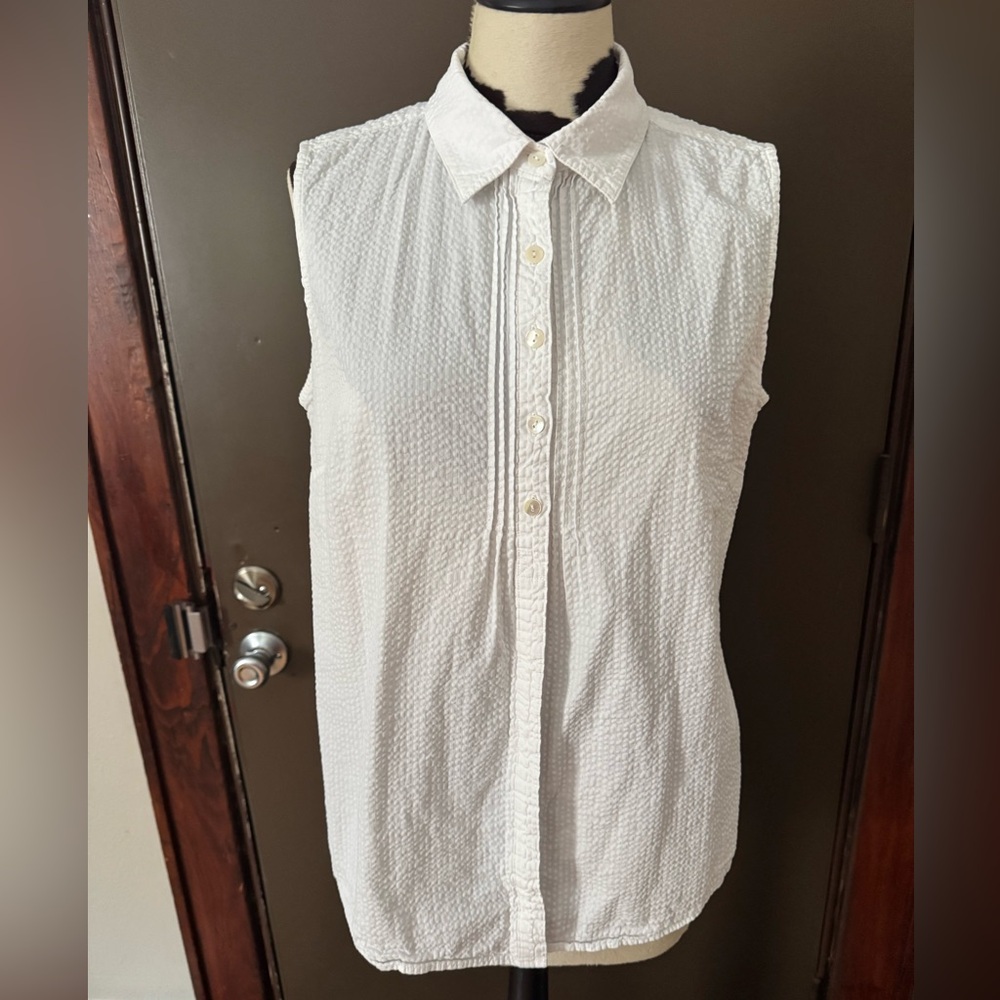 L.L. Bean Textured White Sleeveless Button Down Shirt
